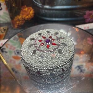 Beaded small round trinket box